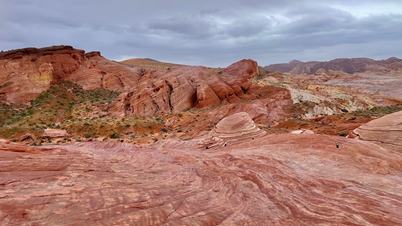 A Rain-Kissed Adventure: Exploring Valley of Fire's Fire Wave, White Domes, and Seven Wonders Loop Trail